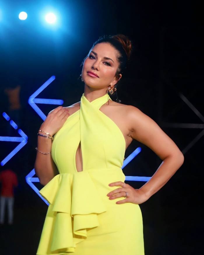 sunny leone_teluguvox 2